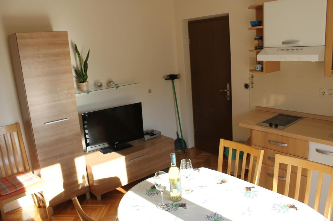 Omis Apartmani Mouse ภายนอก รูปภาพ