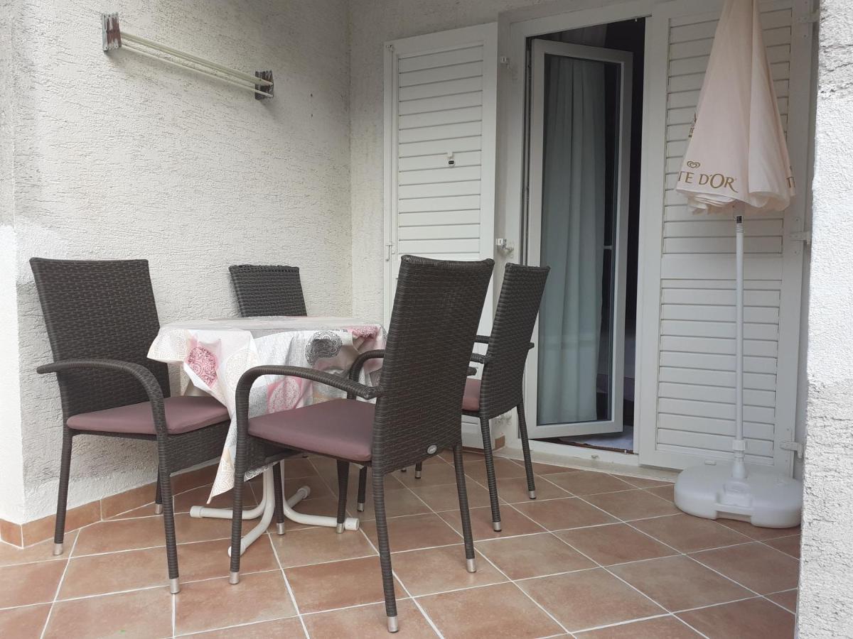 Omis Apartmani Mouse ภายนอก รูปภาพ