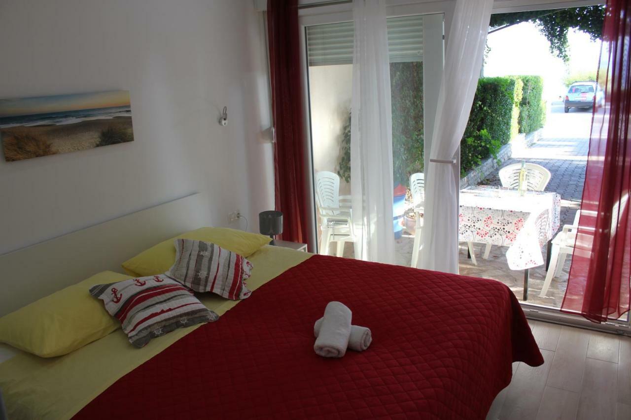 Omis Apartmani Mouse ภายนอก รูปภาพ